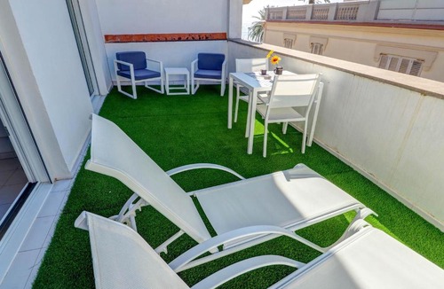 Sitges Town Center Apartment | White Penthouse by Hello Homes Sitges