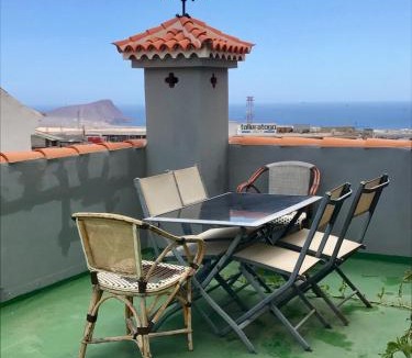 Atogo House | WIFI TENERIFE SUR GUEST HOUSE