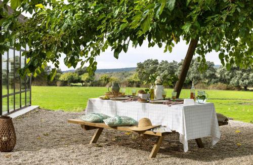 Mejorada House | Wishome - Bonita casa en finca privada con piscina, cerca de Gredos
