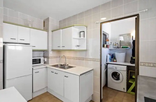 Fuengirola Apartment | Wonderful apartment in the heart of Fuengirola with access to pool and wi-fi
