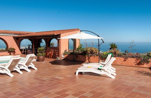 Las Brisas House | Wonderful private villa for 10 people with private pool and TV
