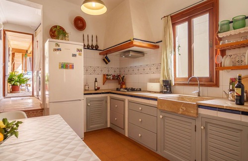 Binissalem House | Wonderful villa for 4 guests with WIFI, A/C, TV and patio