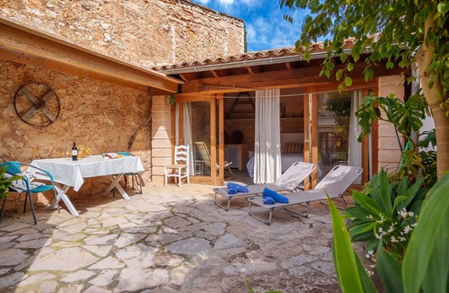 Binissalem House | Wonderful villa for 4 guests with WIFI, A/C, TV and patio