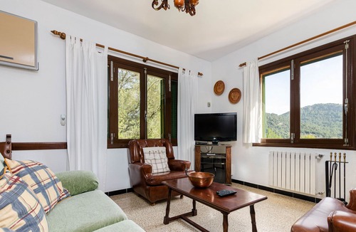 Lluc House | YourHouse Vint i Nou, perfect for hiking, in the Tramuntana Mountains