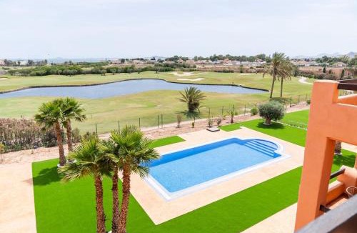 Los Alcazares Apartment | Zonnig verblijf met zee-, golf- en zwembadzicht