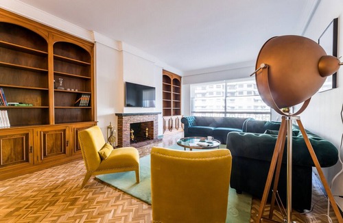 San Sebastian Centro Apartment | ZUBIETA PLAZA: 8 PAX superior apartment. Distinguished and practical. 100 meters from La Concha beach
