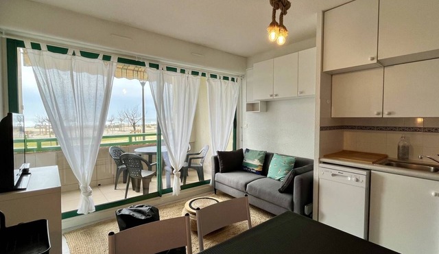 1* apartment for 2 to 4 people with breathtaking views of the ocean at Mimizan Plage