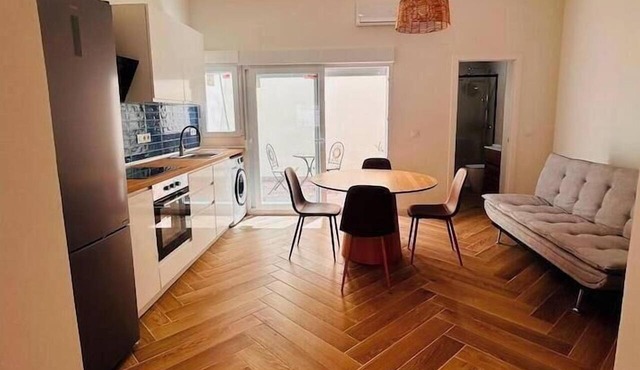 1 minute from the beach, new house with a patio