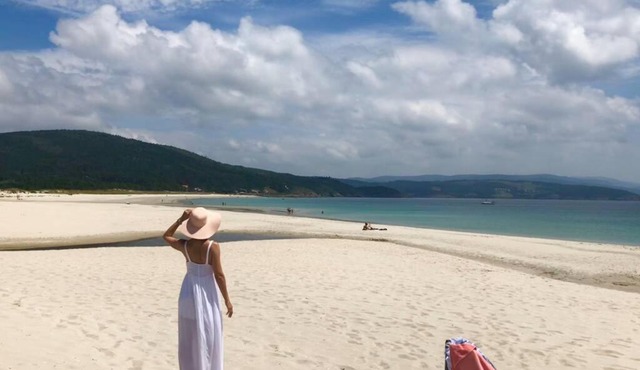 1ª línea de playa rodeado de naturaleza
