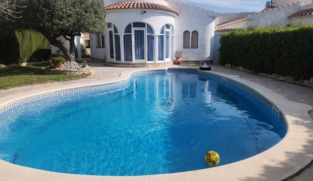 460 m2 private villa in Tres Cales, Llametlla de Mar