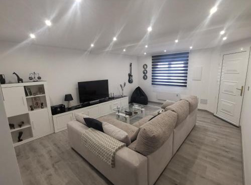 A CASA DO LADO