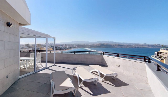 Apartment “Ático Delux 80” with Sea View, WiFi & Rooftop Terrace