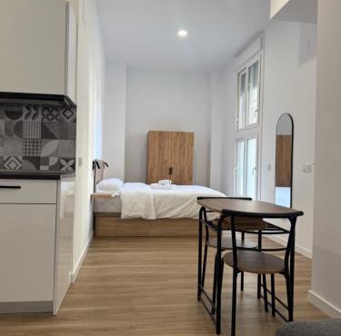 Apartamento Justo al lado de la Estación de Tren y Bus María Zambrano