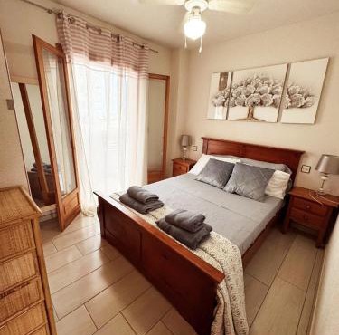 APARTAMENTOS ROSI - 5-10 Minute Walk To La Zenia Beach, Sea View, Beach Bar, Cliff Walk, Shops, Paddys Point, Cabo Roig - Free fast Fibre Optic Broadband, Free Parking, Tassimo coffee machine, TV Firestick compatible