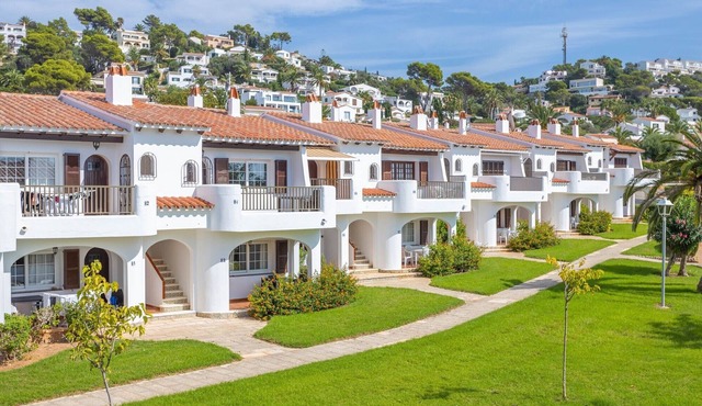 Apartment 'Son Bou Gardens Deluxe 2' with Shared Pool, Wi-Fi and Air Conditioning