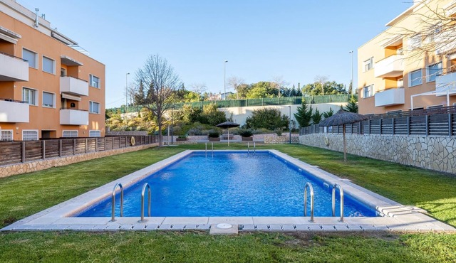 Apartment with terrace & pool 5min beach