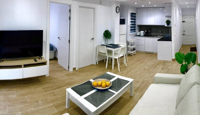 Apartment 'Beach Jolanta' with Sea View, Wi-Fi and Air Conditioning