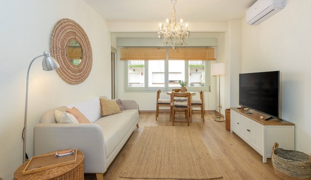 Apartment 'Calma De Mar' with Wi-Fi and Air Conditioning