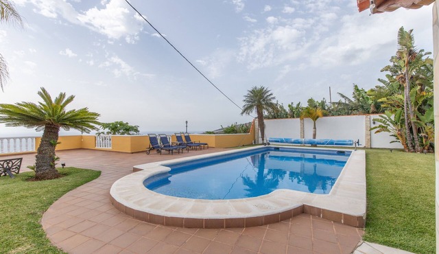 Apartment 'Casita La Finca I' with Sea View, Wi-Fi, and Air Conditioning