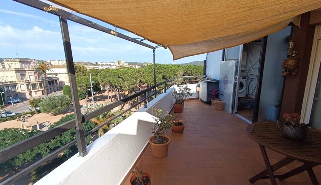 Apartment 'Estudio Centrico' with Mountain View, Wi-Fi and Air Conditioning