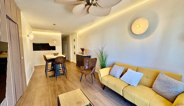 Apartment 'Fmr Avenida Almeria' with Private Terrace, Balcony and Wi-Fi
