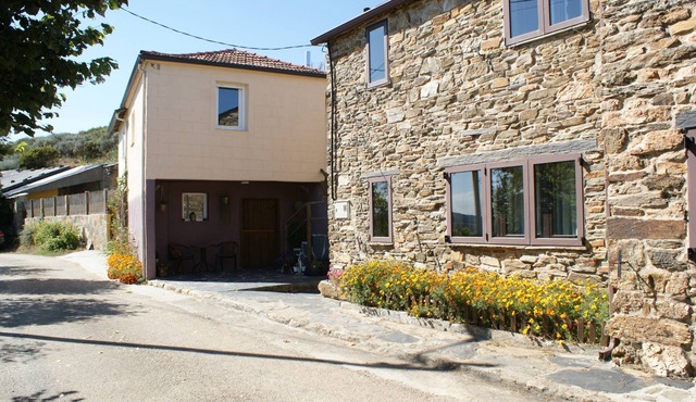 Apartment 'O Bolaño Apto 3' with Mountain View, Shared Pool and Shared Garden