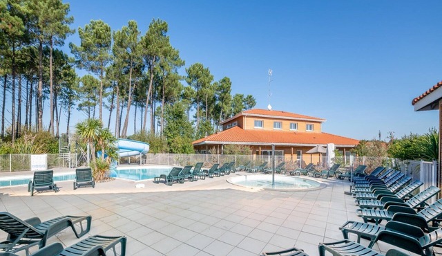 Apartment with Access to Pool