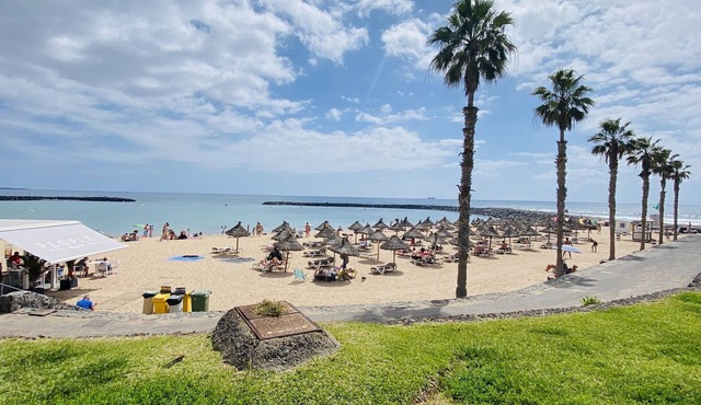 APARTMENT WITH BREATHTAKING SEA VIEWS FROM YOUR WINDOW AND BALCONY