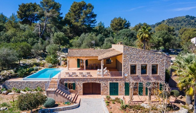 Awesome home in Arta with private swimming pool, can be inside or outside