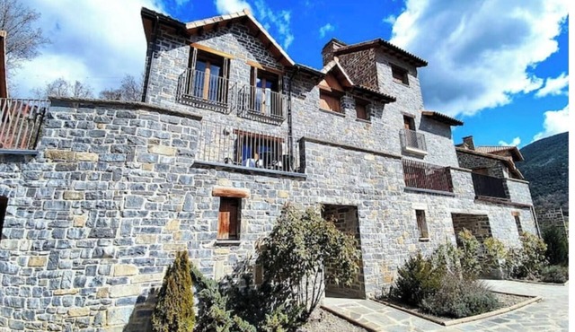 Balcony House of the Pyrenees. Chalet. Gavín. Biescas