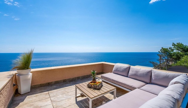 Beach front home in Canyamel with WiFi