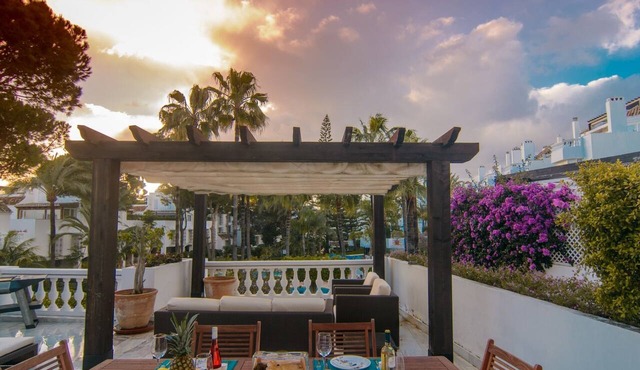 Beachfront Luxury Apartment 3-Bed Oasis with 75m² Terrace in Elviria