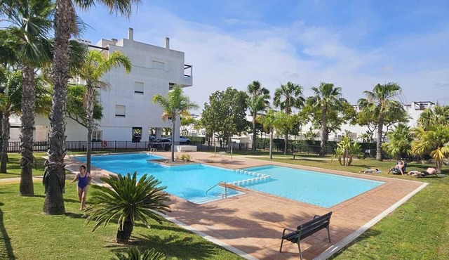 Beautiful 2-room apartment in Condado de Alhama Golf Resort: pools, A/C, Wi-Fi