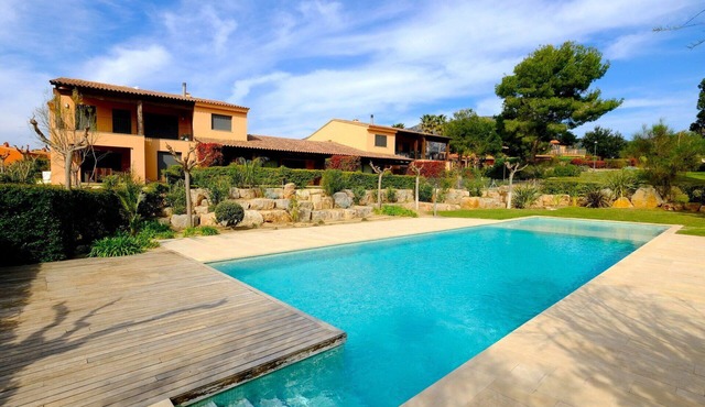 Beautiful apartment for 4 guests with pool, WIFI, A/C, TV and patio