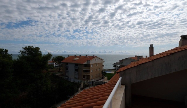 Beautiful apartment for 8 people with pool, WIFI, A/C, TV and balcony