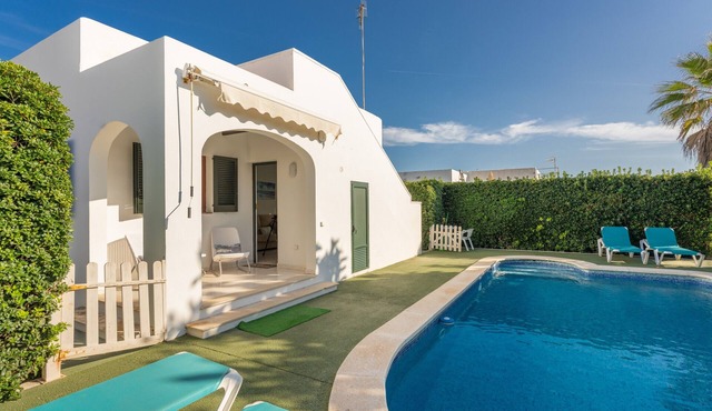 Beautiful Holiday Apartment “Apartamento Delfín 2” with Pool, Terrace & WiFi; Parking Available in the Street