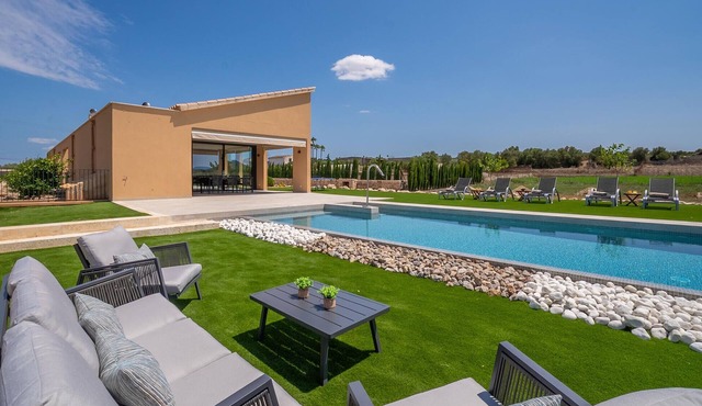 Beautiful home in Sineu with private swimming pool, can be inside or outside