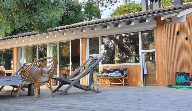 Beautiful villa at l'Herbe, large terrace in the trees, ideal for families of up to 10 people