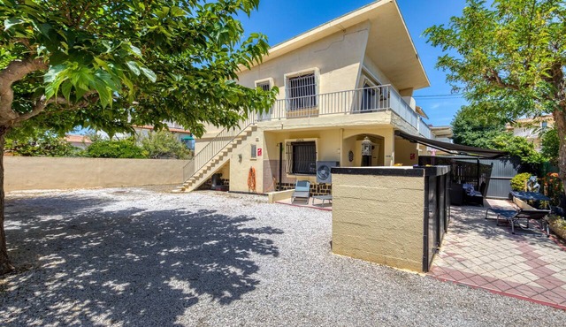 Bed and Breakfast 'Le Havre De Paix' with Private Terrace, Wi-Fi and Air Conditioning