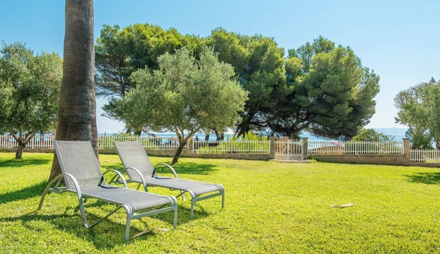 Block 2 Apartment 3 with direct access to the beach in Alcudia.
