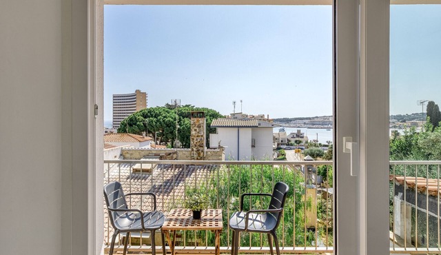Bright Apartment 100 m from the Beach – 1st Floor