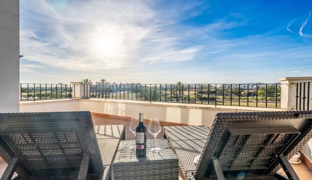 Bright apartment with golf views - MO4223LT