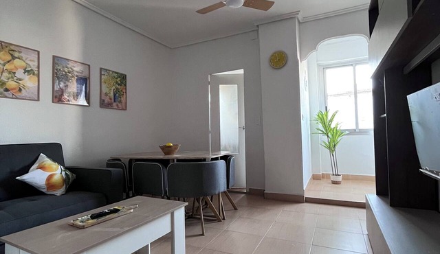 Bright apartment in Ruzafa near the Roig Arena and CAC | Up to 7 ppl(1 bathroom)