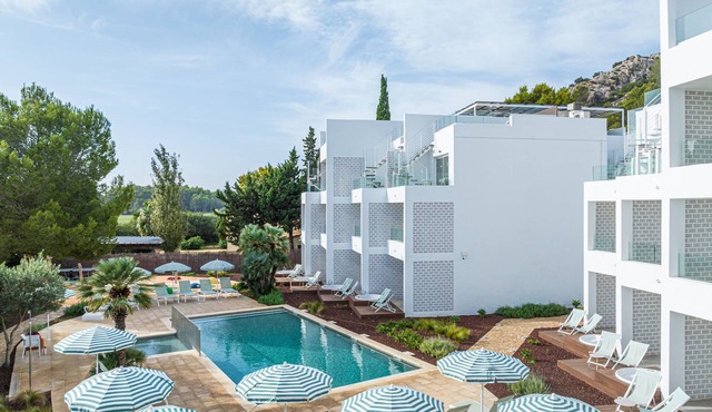 Cabot Las Velas Apartments