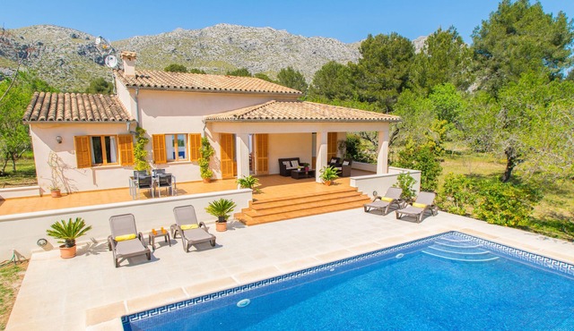 CAN VICH Finca for 4 with pool in Cala Sant Vicenç
