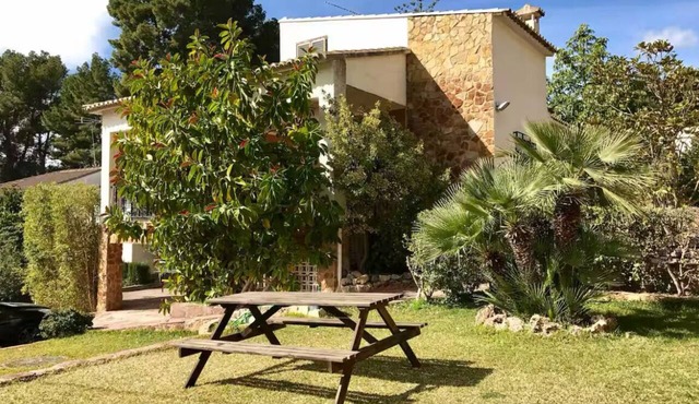 Casa Puerta de la Calderona: Mountain villa, 30 km from Valencia and its beaches