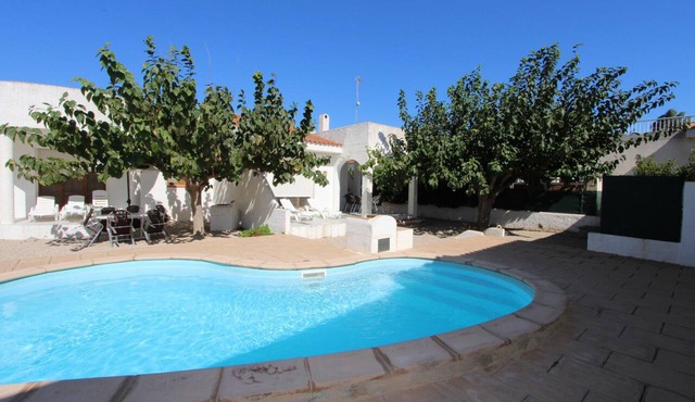 CASA CARPA C,Ideal house for your holidays near the sea, free wifi, air conditioning optional, community pool, pets allowed, dog’s beach