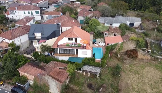 Casa con Piscina en Ramiras, Ourense