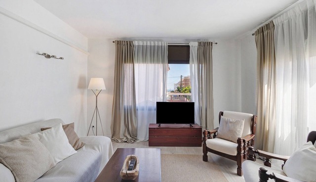 Casa del Mar Costa Daurada: Private Patio with Barbecue, Wi-Fi, and Air Conditioning