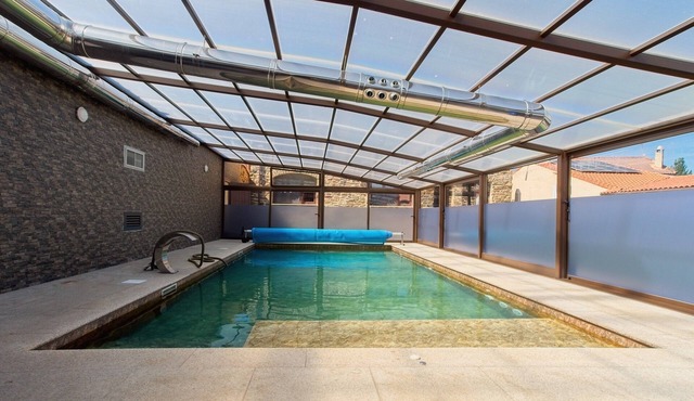 Casa Enrique — Heated Pool, Sauna, and Camino de Santiago in Astorga